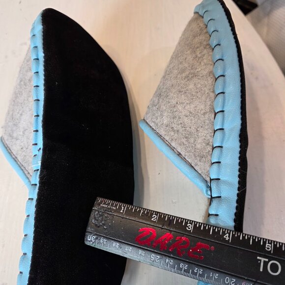 Authentic Mongolian Men's Slippers - Picture 5 of 8